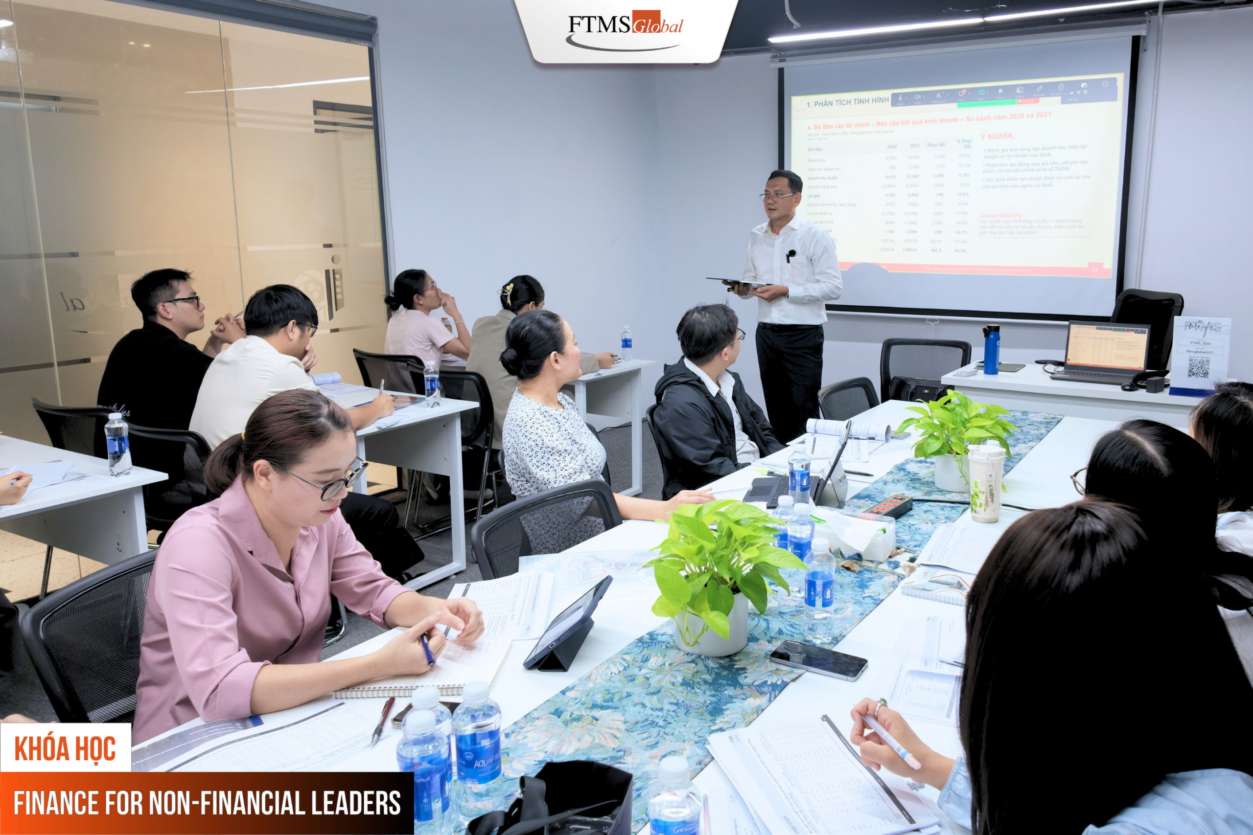 Chuyên gia Phong Gia giảng dạy lớp Finance for Non-Financial Leaders tại FTMS Global