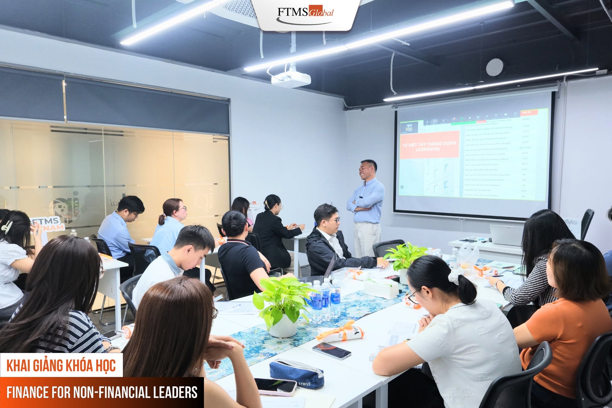 Khai giảng lớp Tài chính dành cho lãnh đạo