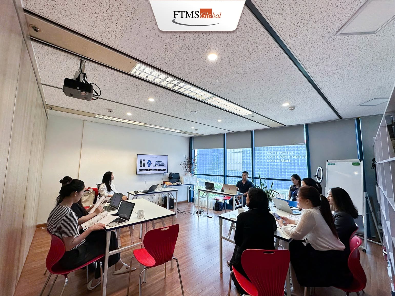 Workshop Tư duy chăm sóc khách hàng cao cấp do FTMS Global tổ chức